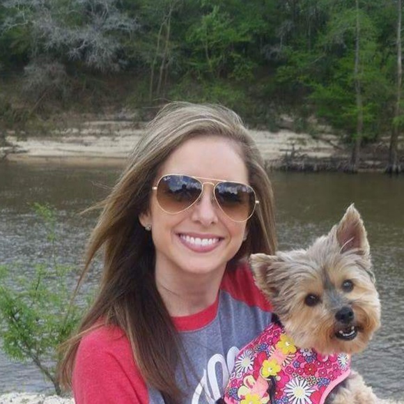 Meet your Posher, Chelsie - Picture 2 of 2